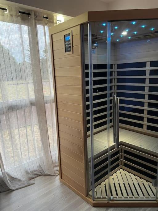 Apartment F2 A 12 Mn De Paris Avec Sauna - Parking Prive