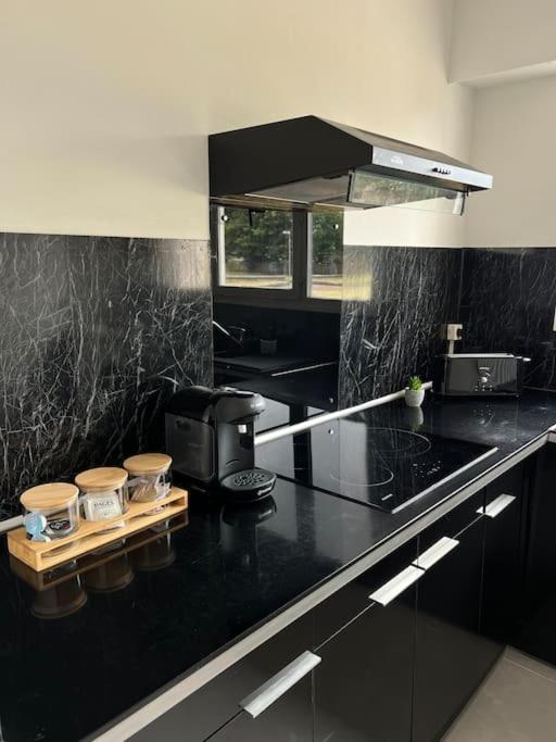 Apartment F2 A 12 Mn De Paris Avec Sauna - Parking Prive *